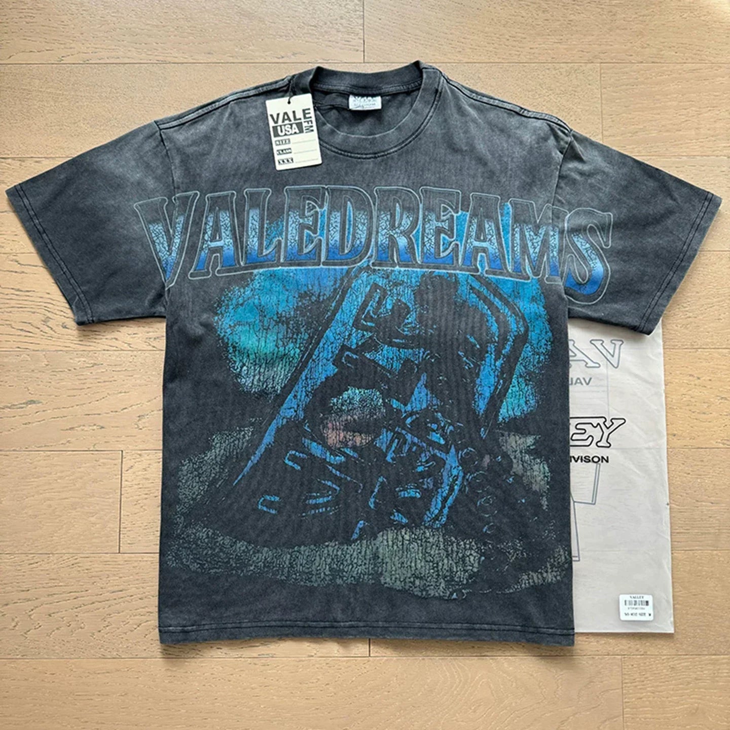 Vale Dreams Blue Graphic T-Shirt Washed Black